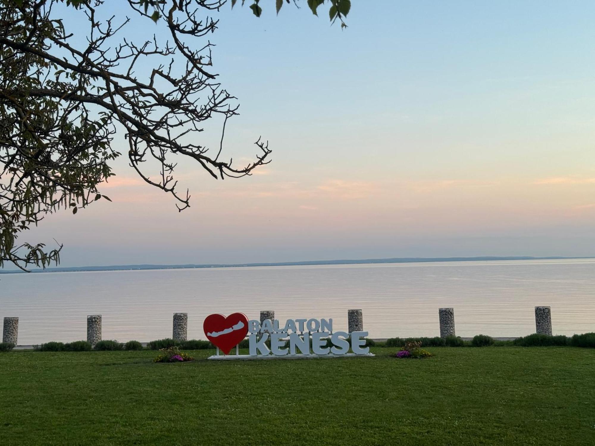 Nora Apartman Balatonkenese Kültér fotó